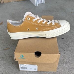 Converse Low Top Sneaker in Mustard/Beige